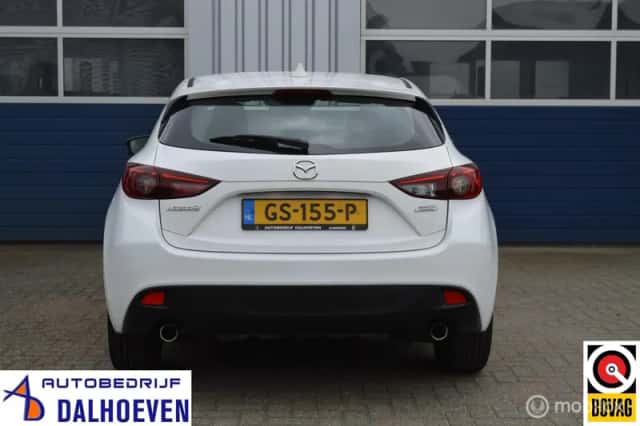 Mazda 3 (2015) thumbnail 5