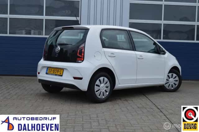 Volkswagen Up! (2018) thumbnail 4