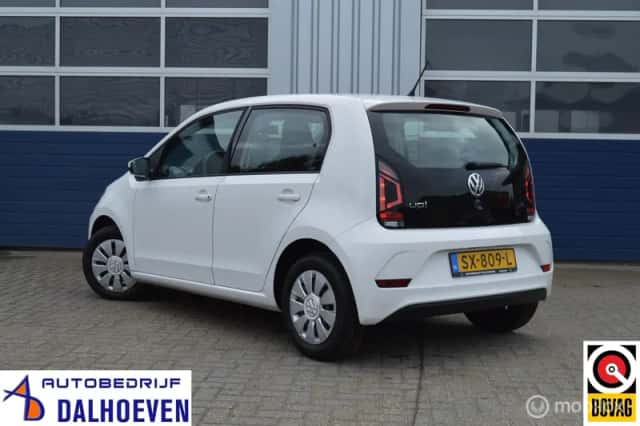 Volkswagen Up! (2018) thumbnail 6
