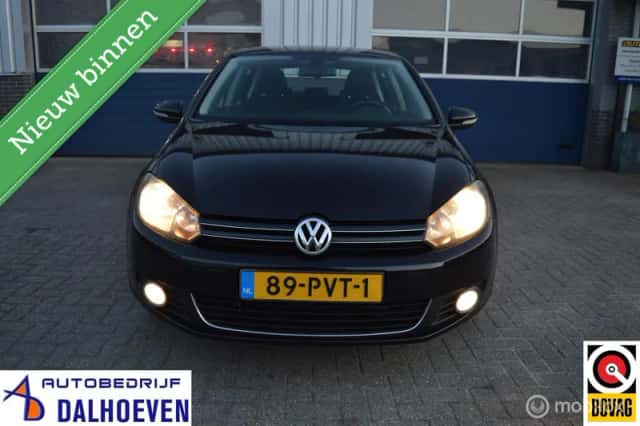 Volkswagen Golf (2011) thumbnail 2