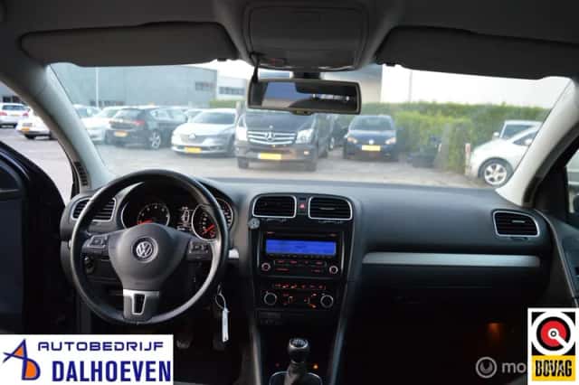 Volkswagen Golf (2011) thumbnail 4