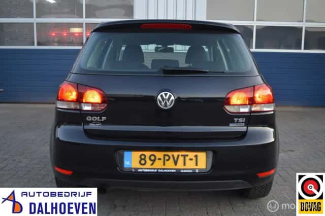 Volkswagen Golf (2011) thumbnail 6