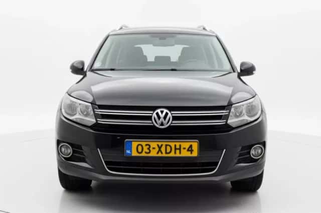 Volkswagen Tiguan (2012) thumbnail 3