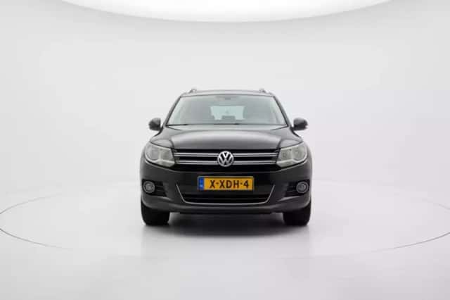 Volkswagen Tiguan (2012) thumbnail 4