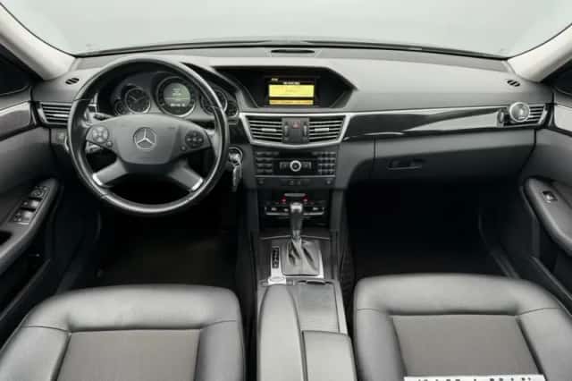 Mercedes-Benz E-Klasse (2011) thumbnail 2