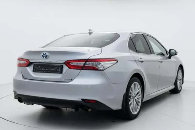 Toyota Camry (2020) thumbnail 2