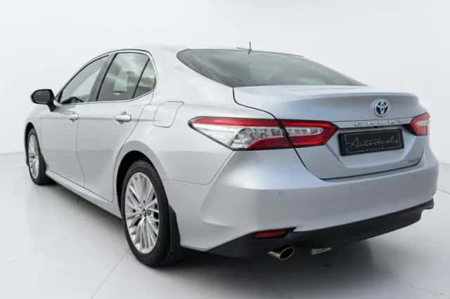Toyota Camry (2020) thumbnail 3