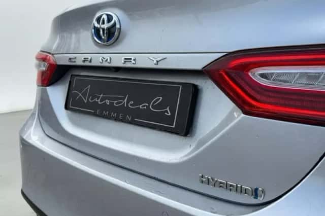 Toyota Camry (2020) thumbnail 5