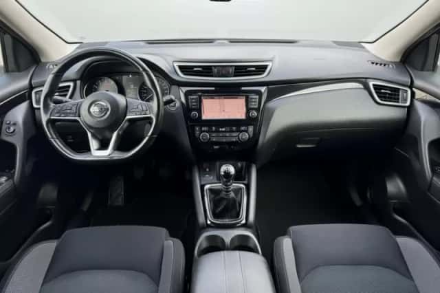Nissan Qashqai (2021) thumbnail 2