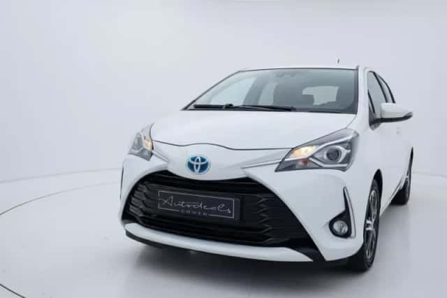 Toyota Yaris (2020) thumbnail 3
