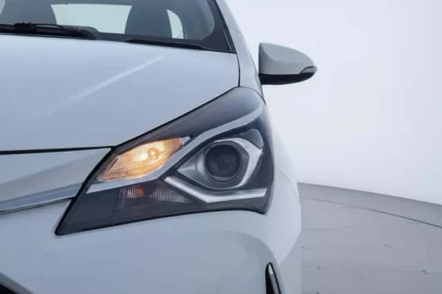 Toyota Yaris (2020) thumbnail 4
