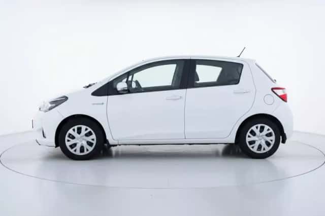 Toyota Yaris (2020) thumbnail 5