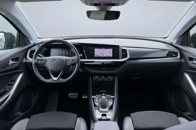 Opel Grandland (2022) thumbnail 2