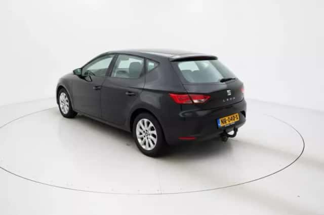 SEAT Leon (2016) thumbnail 4