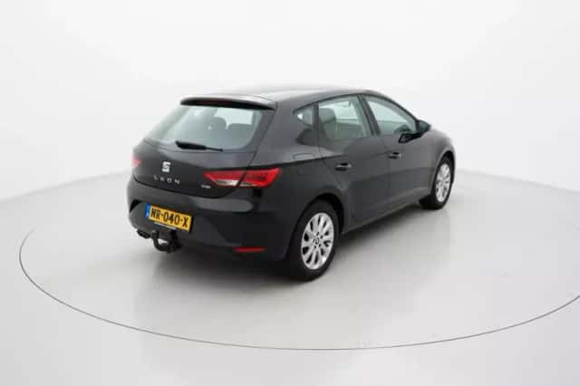 SEAT Leon (2016) thumbnail 5