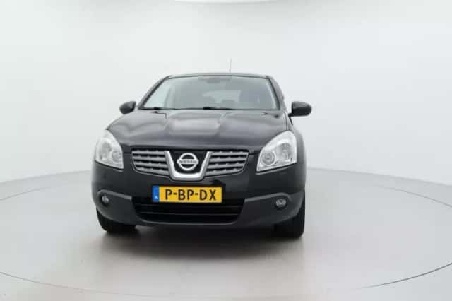 Nissan Qashqai (2008) thumbnail 3