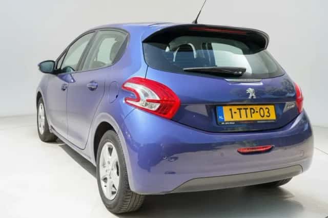 Peugeot 208 (2014) thumbnail 2