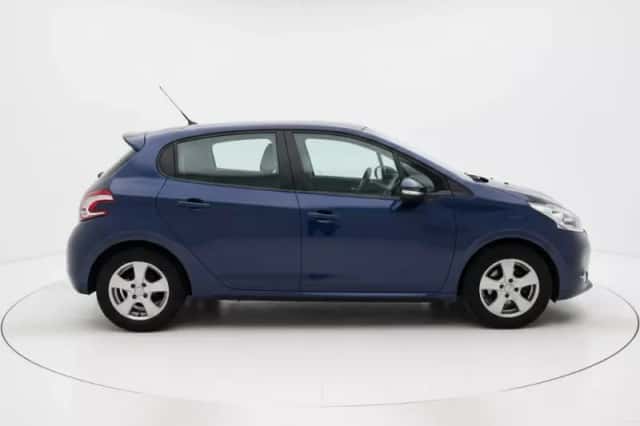 Peugeot 208 (2014) thumbnail 6