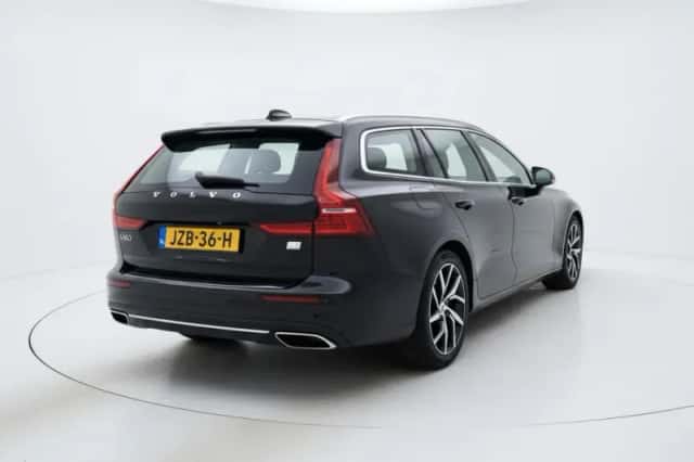 Volvo V60 (2021) thumbnail 4