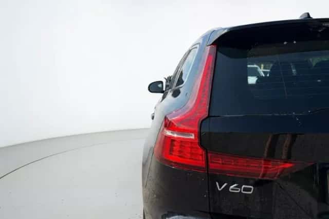 Volvo V60 (2021) thumbnail 6