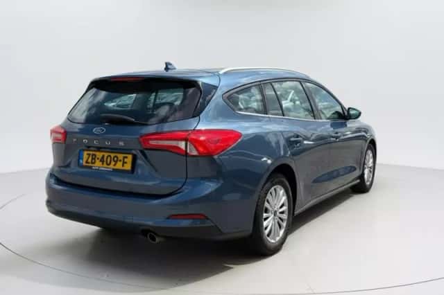 Ford Focus (2019) thumbnail 3