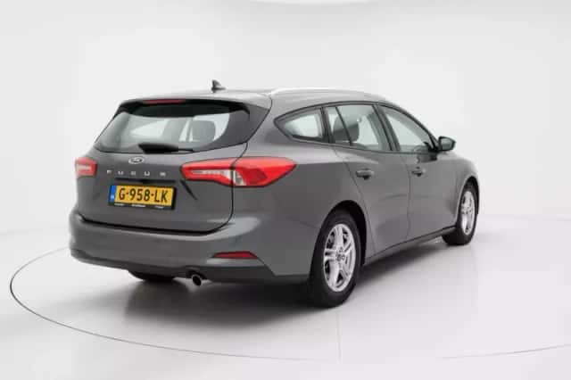 Ford Focus (2019) thumbnail 3