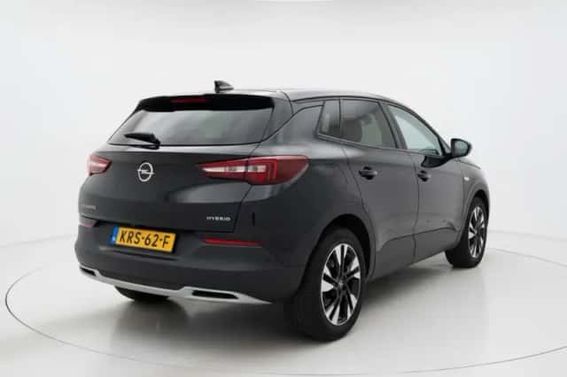 Opel Grandland (2022) thumbnail 2