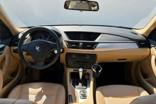 BMW X1 (2010) thumbnail 2