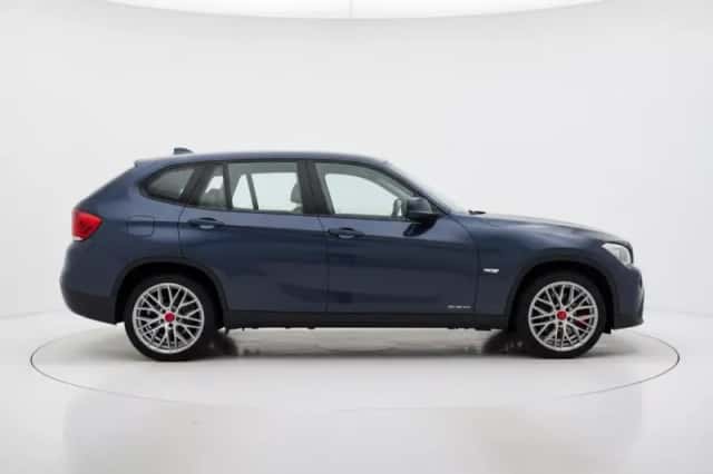 BMW X1 (2010) thumbnail 4