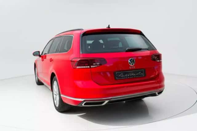 Volkswagen Passat (2021) thumbnail 4