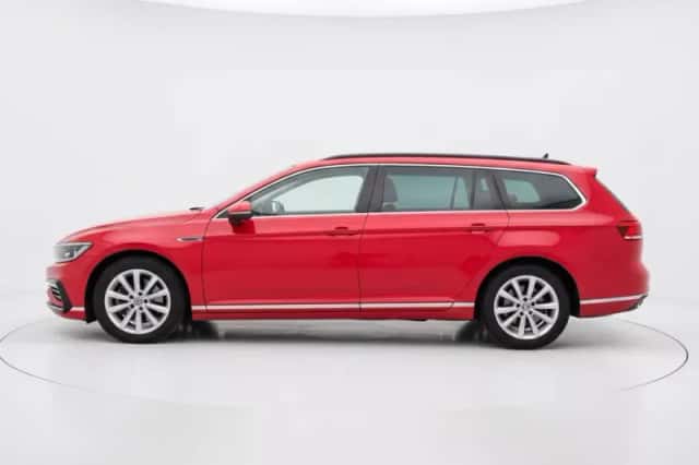Volkswagen Passat (2021) thumbnail 6