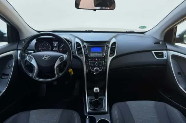 Hyundai i30 (2015) thumbnail 2