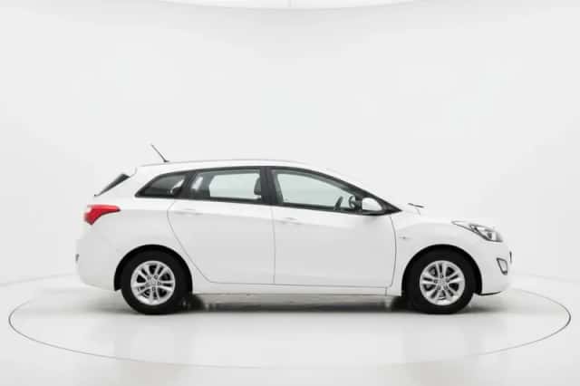 Hyundai i30 (2015) thumbnail 5