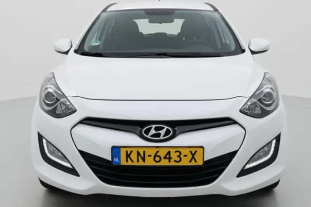 Hyundai i30 (2015) thumbnail 6