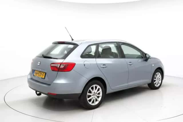 SEAT Ibiza (2016) thumbnail 3