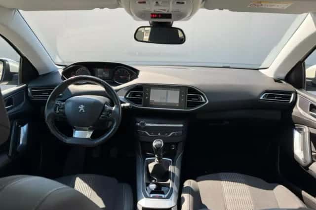 Peugeot 308 (2020) thumbnail 2