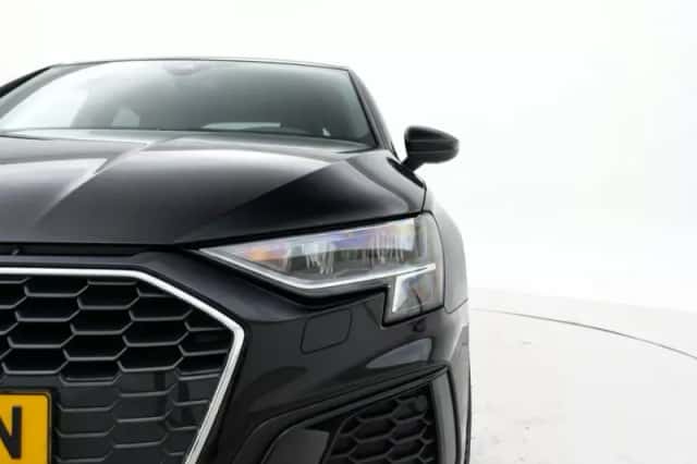 Audi A3 (2021) thumbnail 2