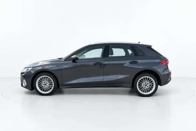 Audi A3 (2021) thumbnail 4