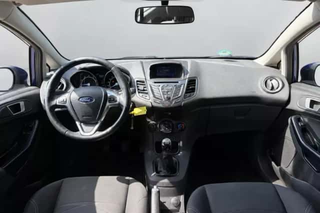 Ford Fiesta (2017) thumbnail 2