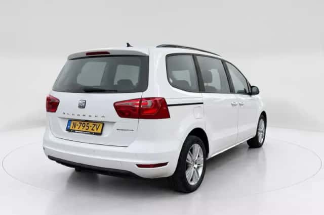 SEAT Alhambra (2013) thumbnail 3