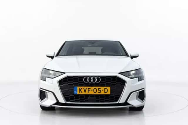 Audi A3 (2021) thumbnail 2