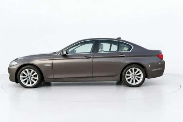 BMW 5-Serie (2011) thumbnail 2