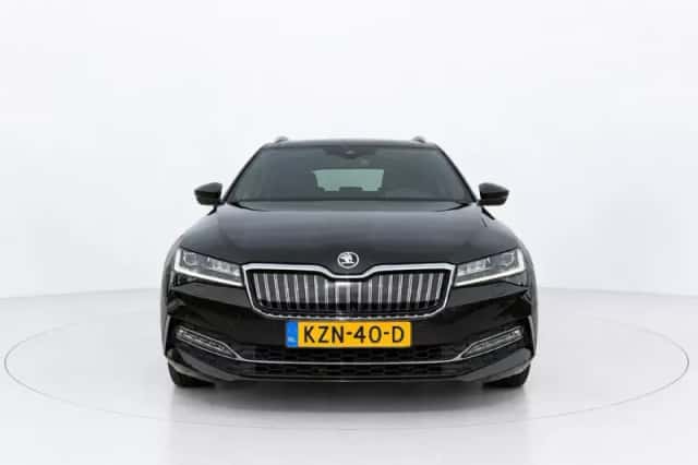 Škoda Superb (2020) thumbnail 3