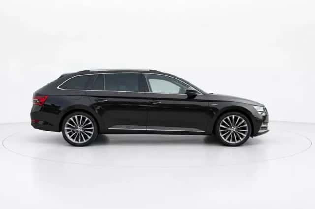 Škoda Superb (2020) thumbnail 5