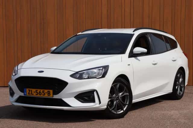 Ford Focus (2019) thumbnail 1