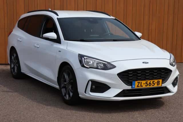 Ford Focus (2019) thumbnail 2