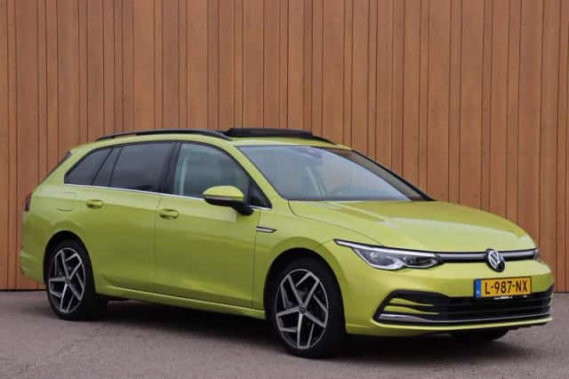 Volkswagen Golf (2021) thumbnail 2