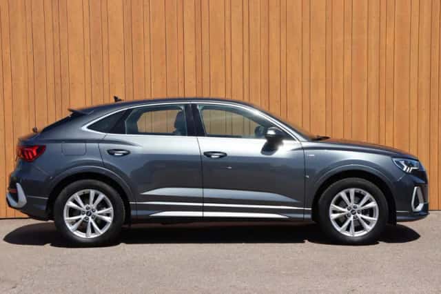 Audi Q3 (2021) thumbnail 5