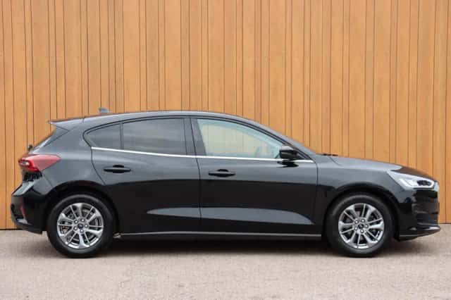 Ford Focus (2023) thumbnail 5