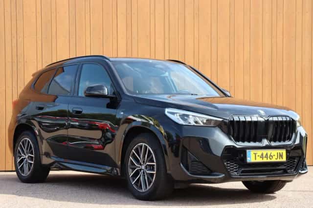 BMW X1 (2023) thumbnail 2